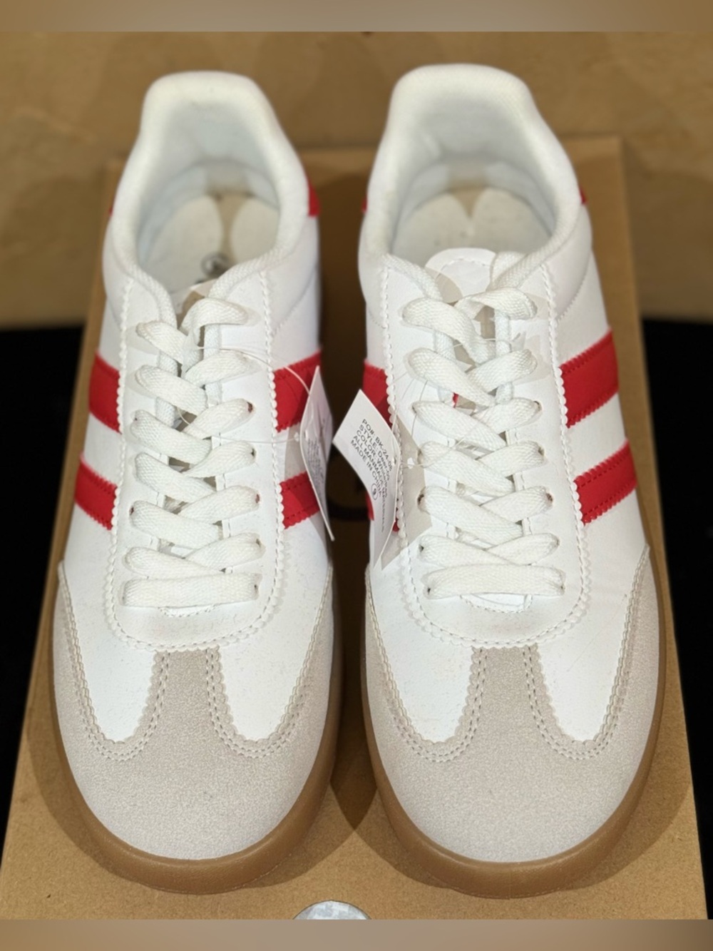 La Sheelah White and Red Casual Women's Sneakers - Classic Stripe Design
Size 9 - Picture 4 of 7